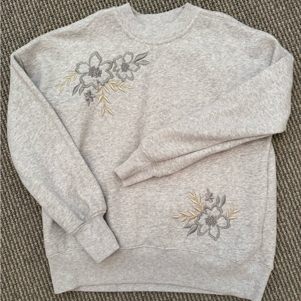 Abercrombie Kids Girl’s gray sweatshirt with embroidery